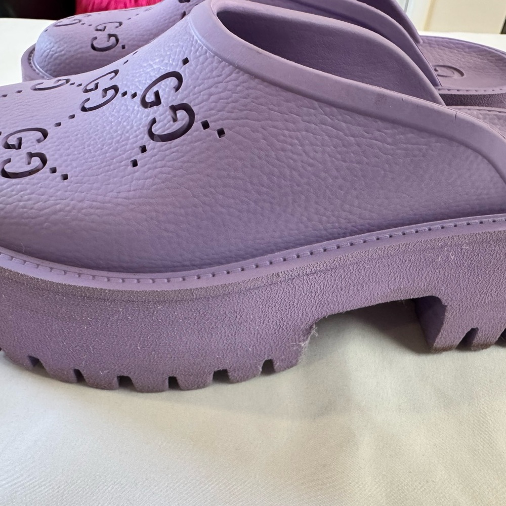 Gucci Lavender Purple Perforated GG Clog Mules - Picture 9 of 9
